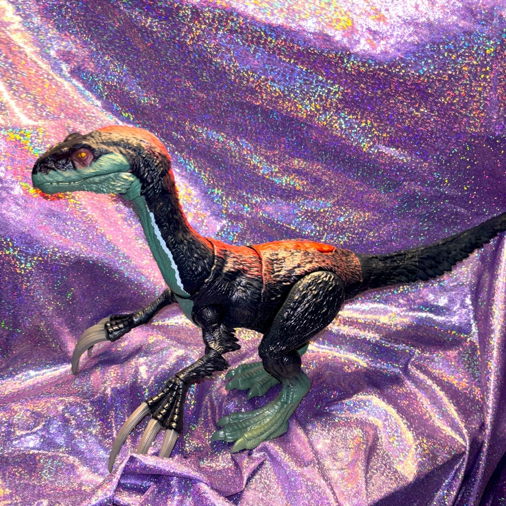 Jurassic World Dominion Therizinosaurus Sound Slashin Dinosaur